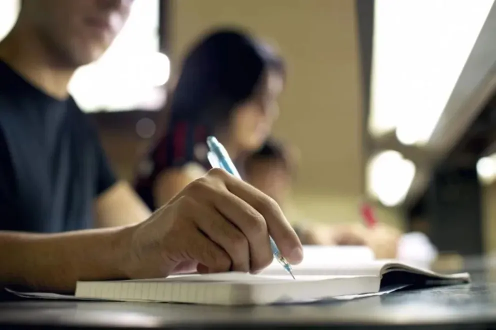 Abren las inscripciones para las becas provinciales: apoyo a estudiantes universitarios y terciarios