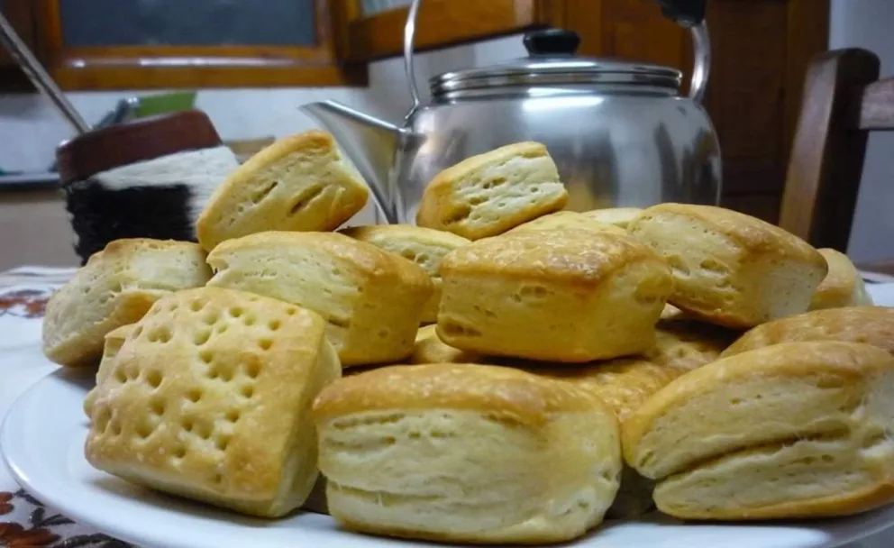 Descubrí la original receta de criollitos cordobeses hojaldrados: ideales para el desayuno de tu familia y con pocos ingredientes