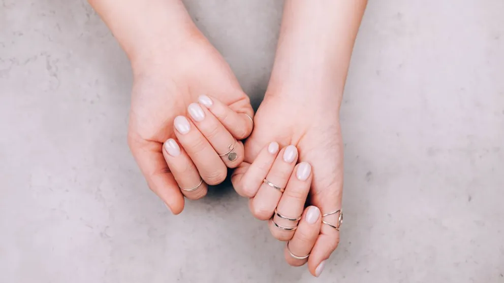 Combatí las uñas quebradizas y dejalas listas para tu próximo nail art con estas tres ideas caseras