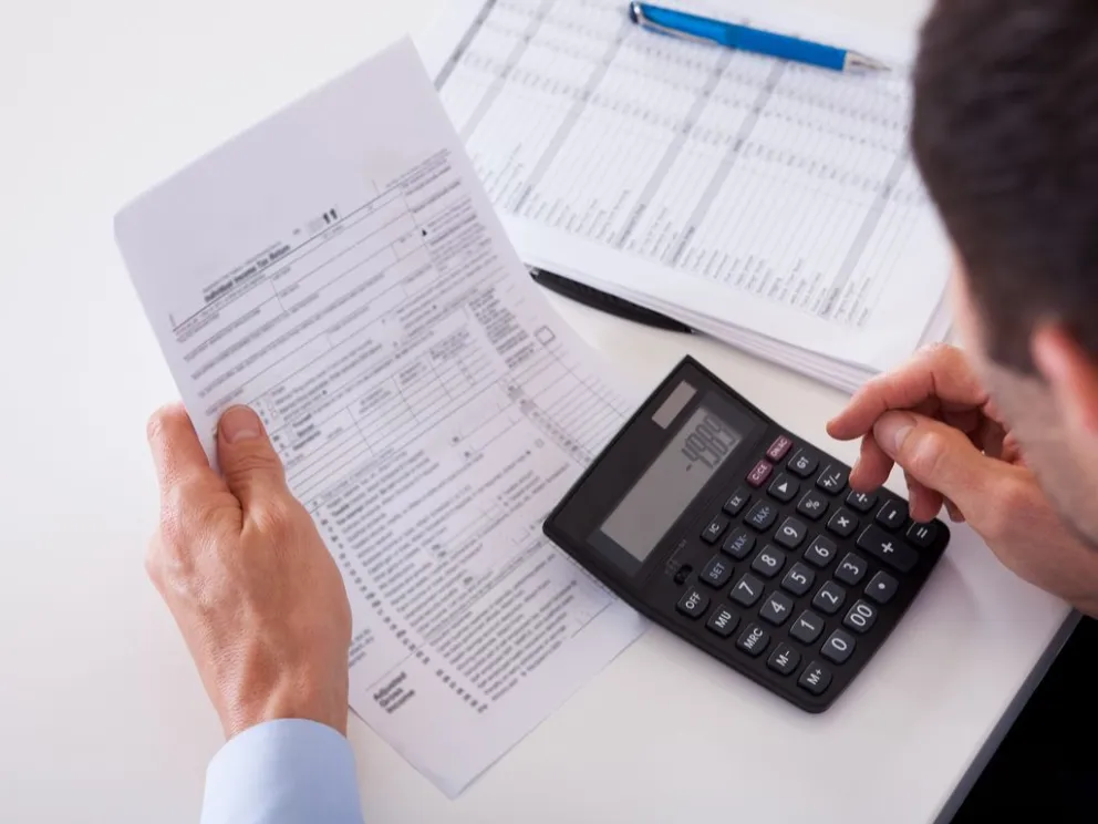 Ley Ómnibus y cambios en Ganancias: millones volverían a tributar y alcanzaría al aguinaldo y horas extras