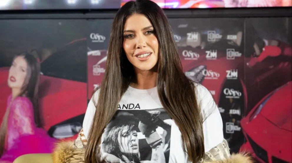 El excéntrico videoclip con el que Wanda Nara presentó su último tema: dólares, lujos y mucha piel a la vista