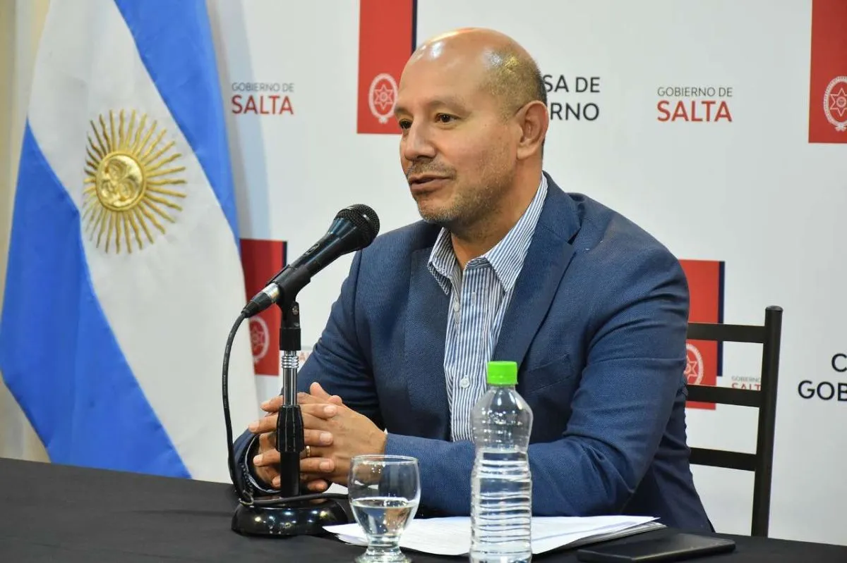 Carlos Saravia, director del Ente Regulador
