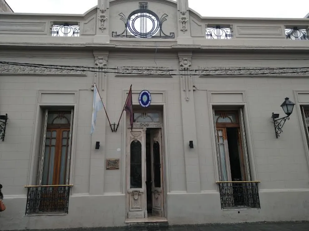 En Vialidad acusaron a un empleado de vender el gasoil que era para los autos oficiales