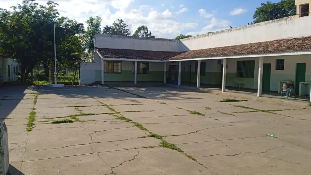 Robo en un colegio de Orán: rompieron varias puertas y se llevaron los ventiladores