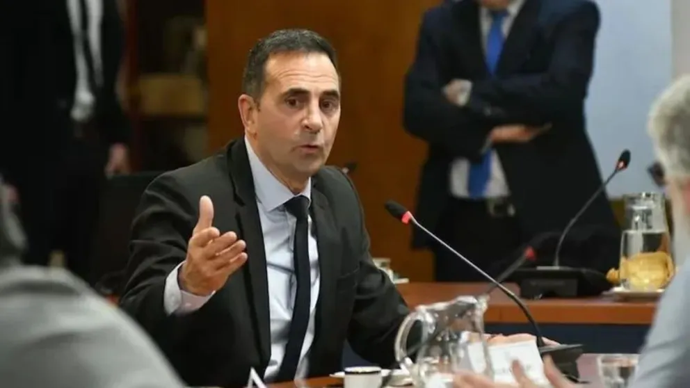 Escándalo de sueldos en el Gobierno: un funcionario duplicó su salario con “extras” y llegó a 5 millones