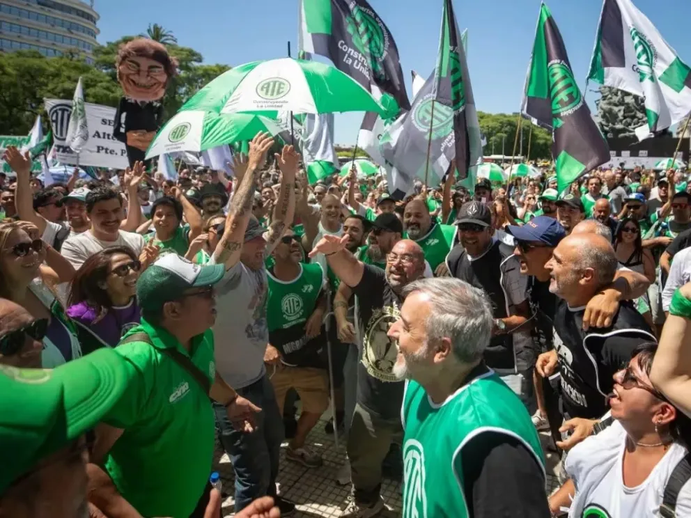 ATE le responde al Gobierno con una extrema medida de fuerza: "No va a poder echar 70.000 estatales"