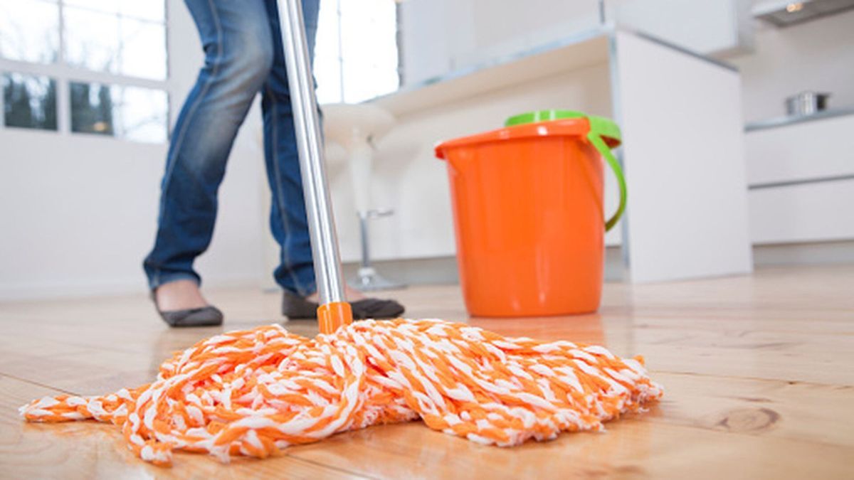 Aprendé a hacer esta sencilla fórmula casera para limpiar los pisos de tu hogar y dejarlos relucientes
