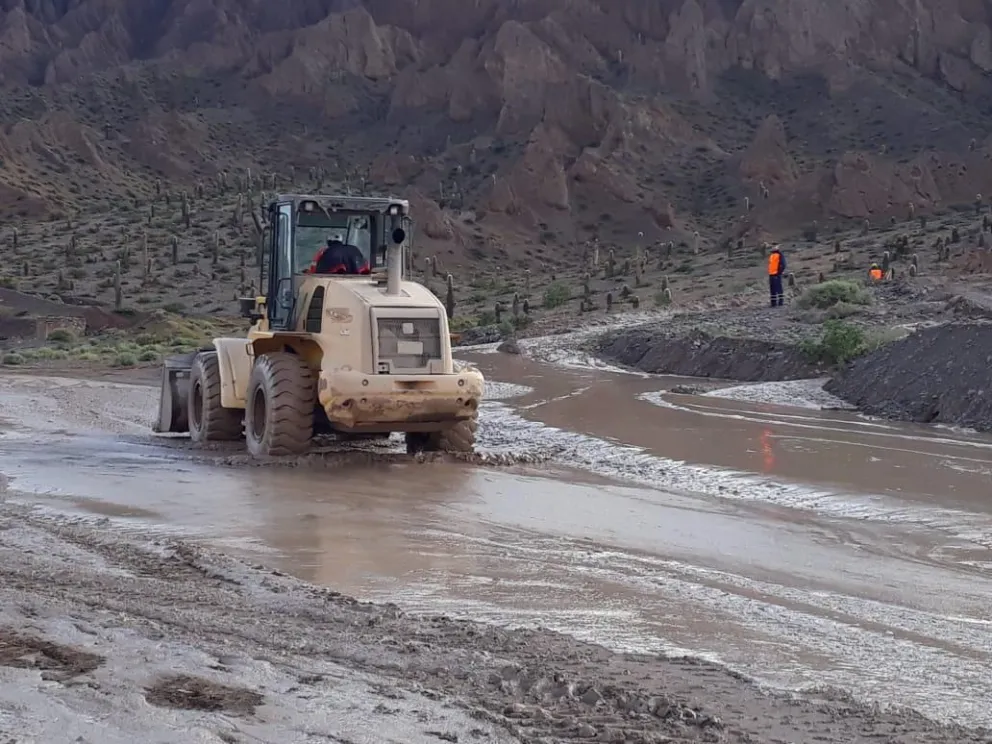 Luego del alud, rehabilitaron parcialmente la circulación por la Ruta Nacional 51