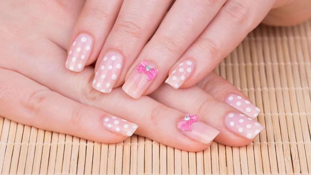 El diseño de Nail Art que vino para quedarse este otoño: el estilo Coquette se impone esta temporada