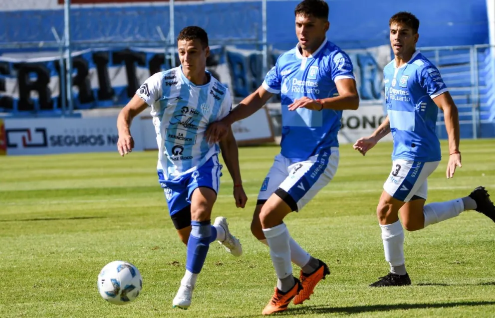 Gimnasia y Tiro rescató un empate clave en el último minuto ante Estudiantes de Río Cuarto