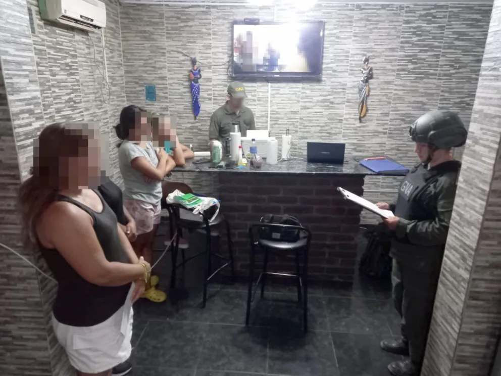 Fueron a retirar una encomienda con cocaína enviada desde Salta y quedaron detenidos