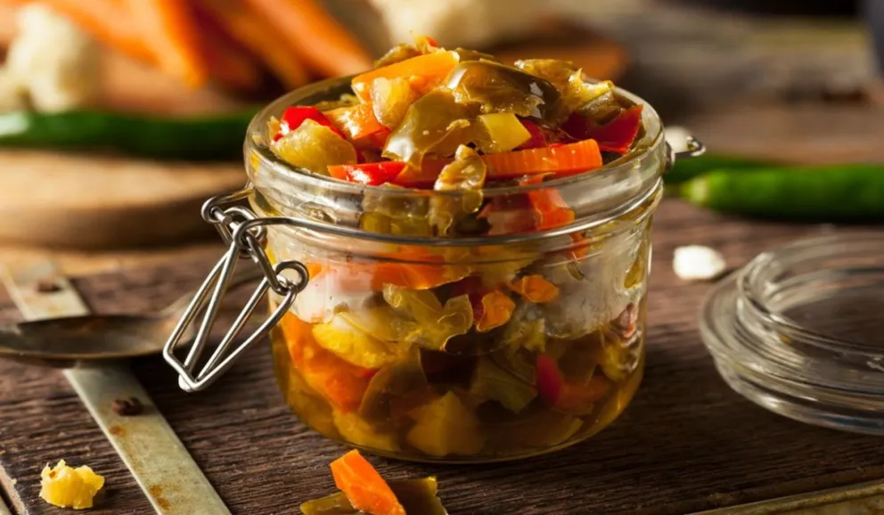 Te contamos cómo hacer escabeche de vegetales: una deliciosa receta para atender a invitados inesperados