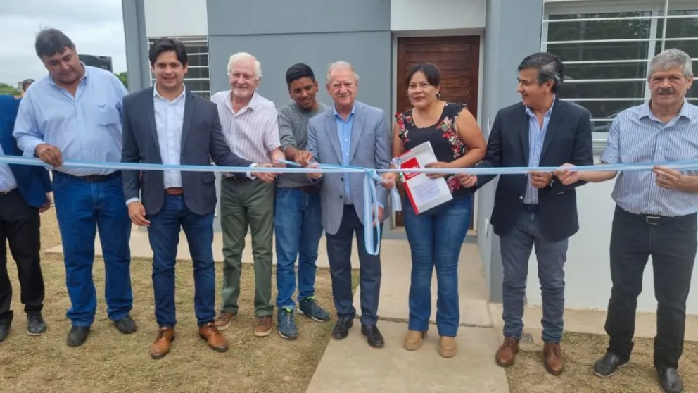 IPV: la Provincia hizo entrega de 34 viviendas en General Mosconi