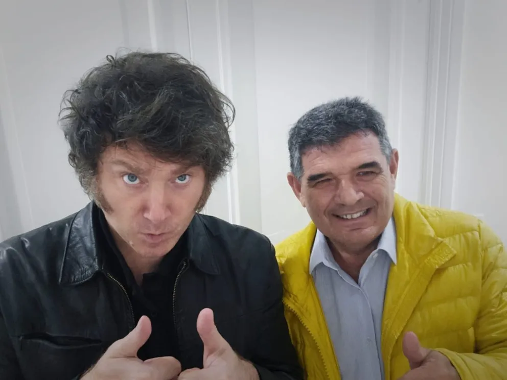 Tras el escándalo en el Parlasur, Javier Milei le dio su apoyo a Alfredo Olmedo