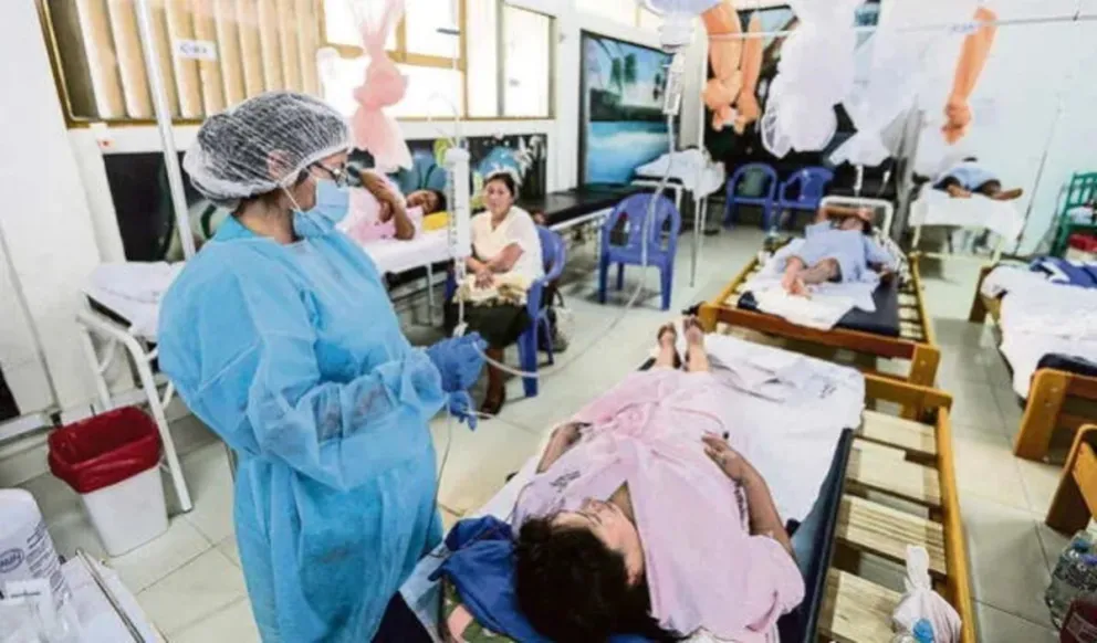 Internan a un médico que había tenido contacto con pacientes con síntomas de dengue