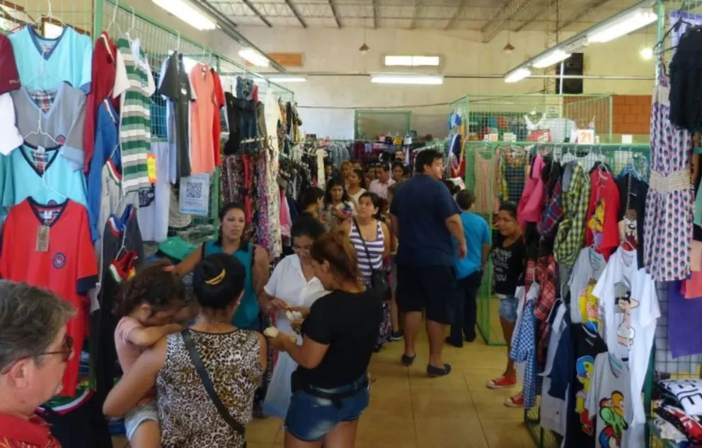 Comerciantes de Orán escrachan a mecheras que distraen a las vendedoras para robar