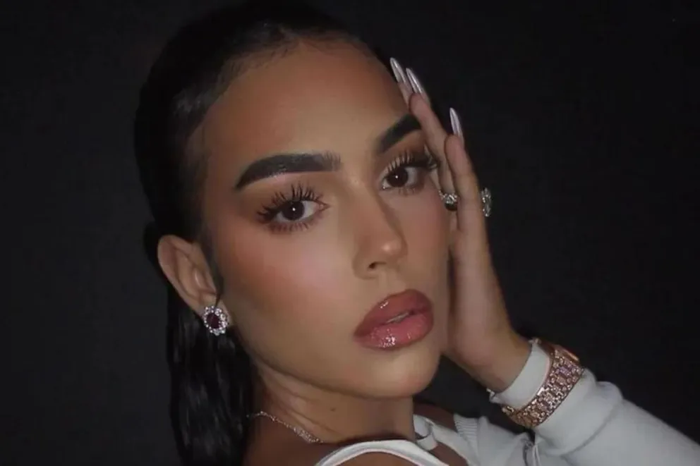 Hechas de pelo, Georgina Rodriguez lleva en sus pies los zapatos más extravagantes del momento