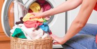 Conocé la forma adecuada para lavar la ropa y evitar que se destiña: trucos necesarios