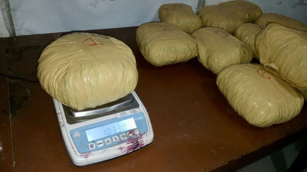 Narcotráfico: detuvieron a un pasajero salteño que trasportaba paquetes de marihuana