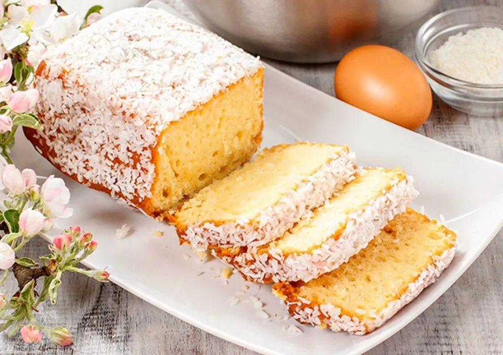 Esta es la receta perfecta para las tardes de mate: budín de coco con dulce de leche una tentación deliciosa