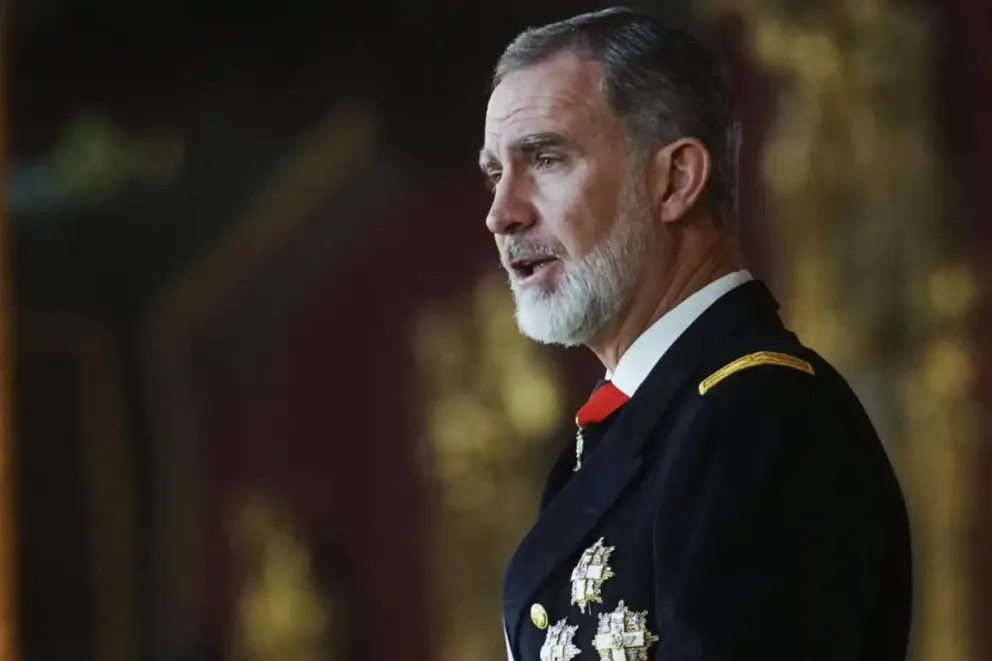 El rey Felipe fue víctima de una travesura en su visita en Las Palmas, así ha reaccionado 