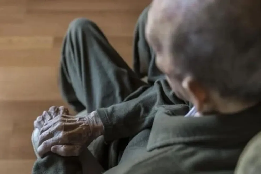 Delincuente sin escrúpulos: dejó inconsciente a un abuelo y le robó una alta suma de dinero