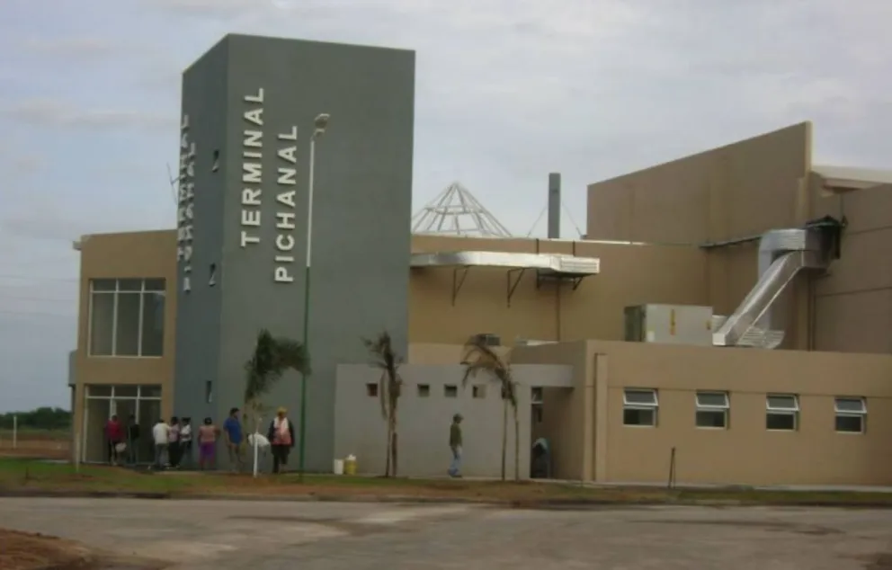 Golpe al narcotráfico en Pichanal: Un hombre se dio a la fuga luego de abandonar una mochila con droga en la terminal de colectivos