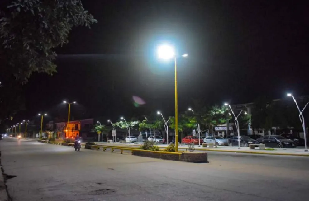 Un conductor alcoholizado protagonizó un nuevo accidente en Orán: chocó a un auto estacionado 