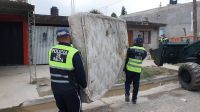 Dengue en Salta: más de 70 policías participaron del operativo de descacharrado en zona sudeste