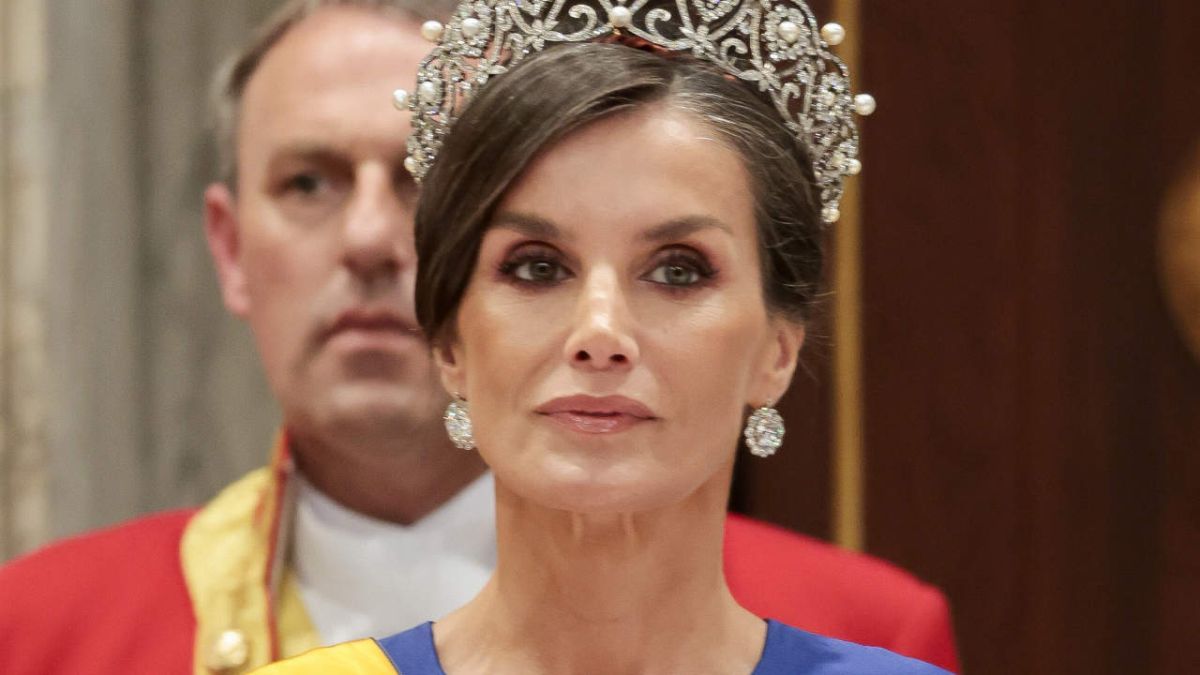La reina Letizia desolada, enfrenta una inesperada ruptura 