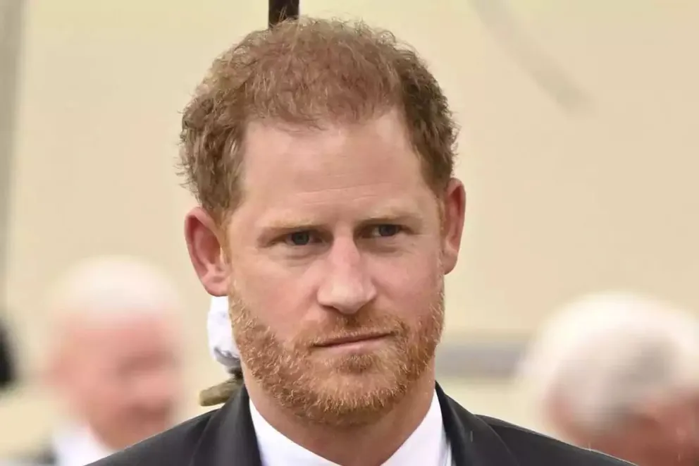 El príncipe Harry en estado de rebeldía cambia los apellidos de sus hijos