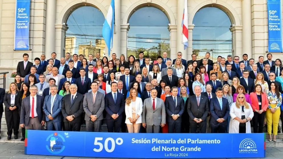 Los gobernadores del norte apoyaron el reclamo de Gustavo Sáenz sobre el impuesto al tabaco