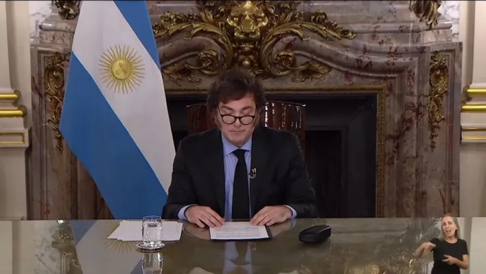 Sin anunciar nuevas medidas, Javier Milei habló en cadena nacional para defender su gestión económica