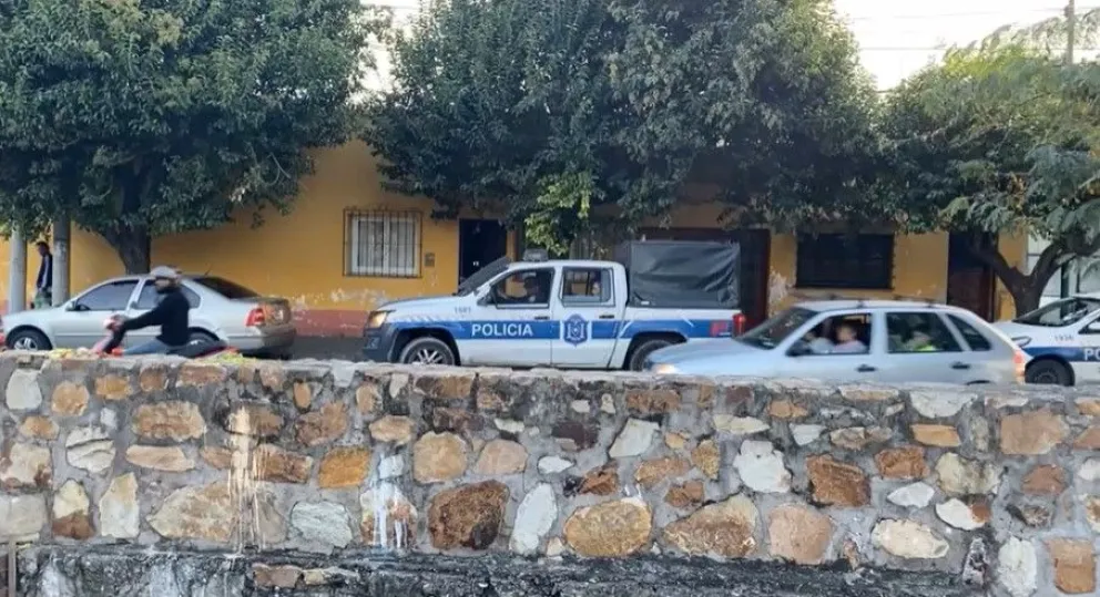 Desalojaron a las personas que vivían en el canal de la Esteco tras las denuncias de los vecinos