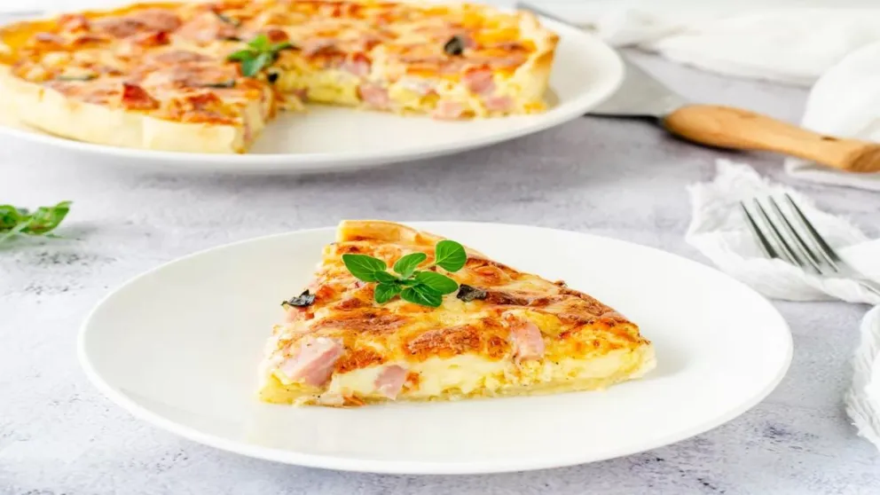 La insuperable versión de tarta de jamón y queso que adorarás: una receta que no necesita masa