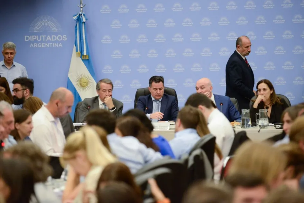 Ley Ómnibus: uno por uno, los puntos que se incluyeron en la reforma laboral del nuevo proyecto