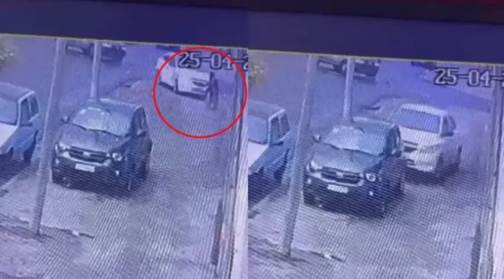 Trágico choque de autos: una mujer murió atropellada mientras caminaba por la vereda