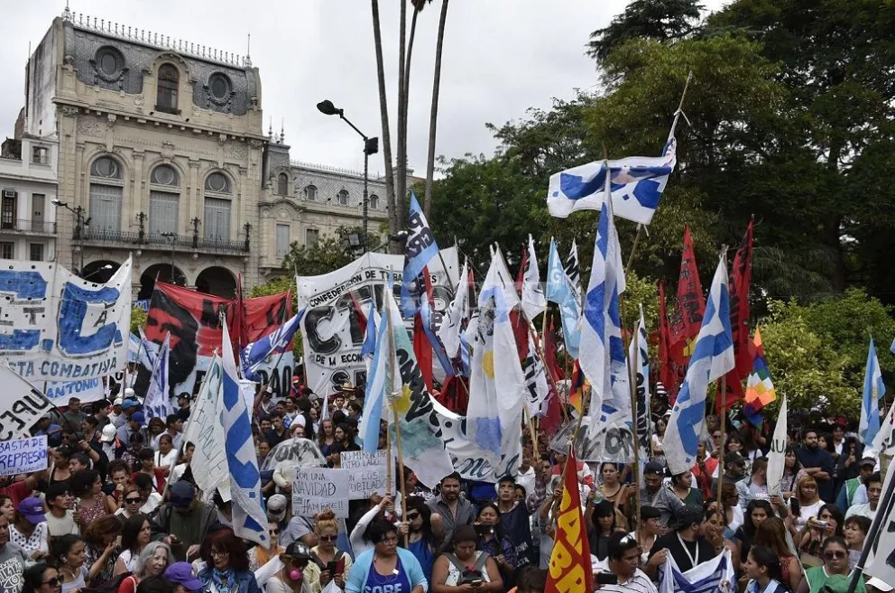 En Salta también se marchará en rechazo de la Ley Ómnibus: detalles de la convocatoria 