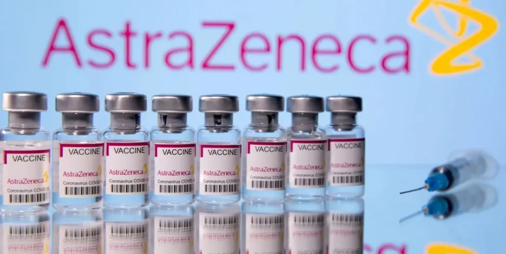 AstraZeneca admitió un efecto secundario poco común de su vacuna COVID-19