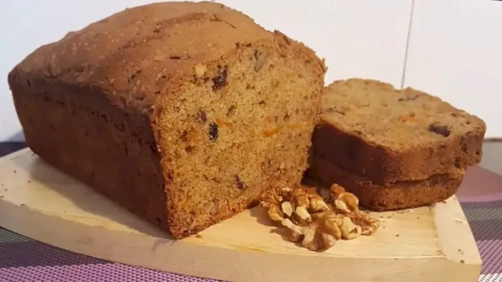 Esta es la deliciosa receta para una merienda irresistible: budín de zanahoria y nuez sin azúcar