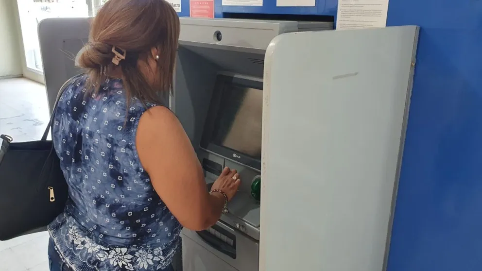 Para celebrar su día: comienza el pago de los sueldos de abril a trabajadores de la Municipalidad de Salta 