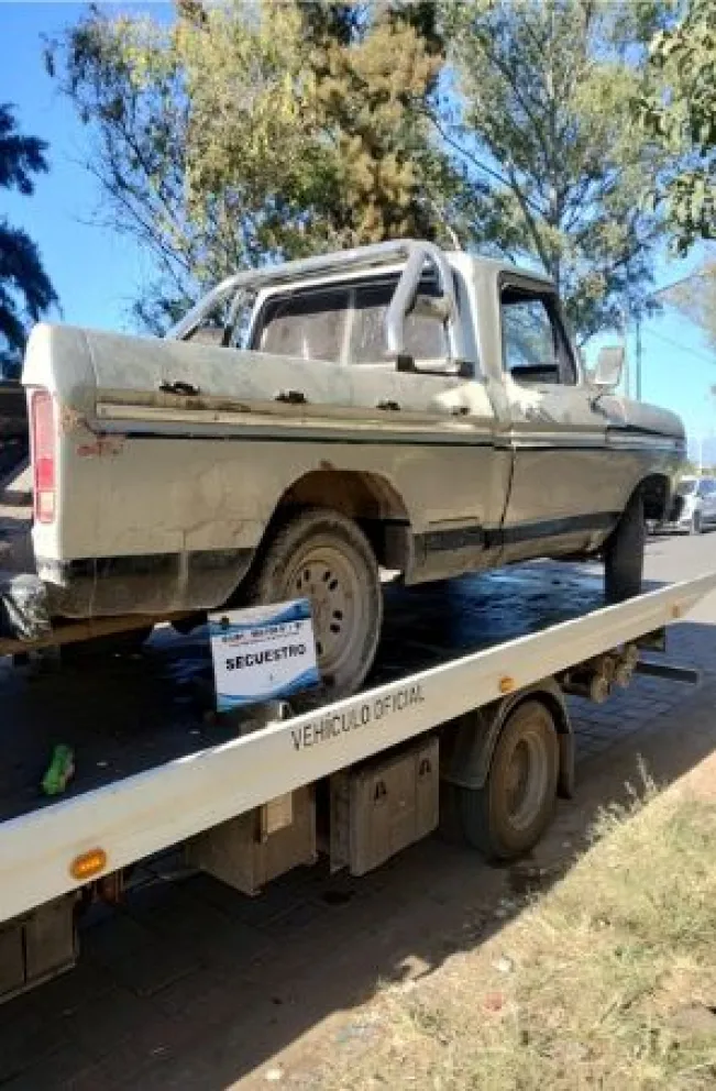 Ladrones recorrían la ciudad en una camioneta y se llevaban materiales de obras en construcción 