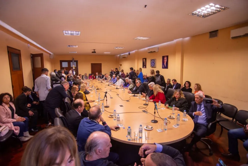 El Gobierno convocó al Consejo del Salario en la previa del 1° de mayo: crece la tensión con la CGT