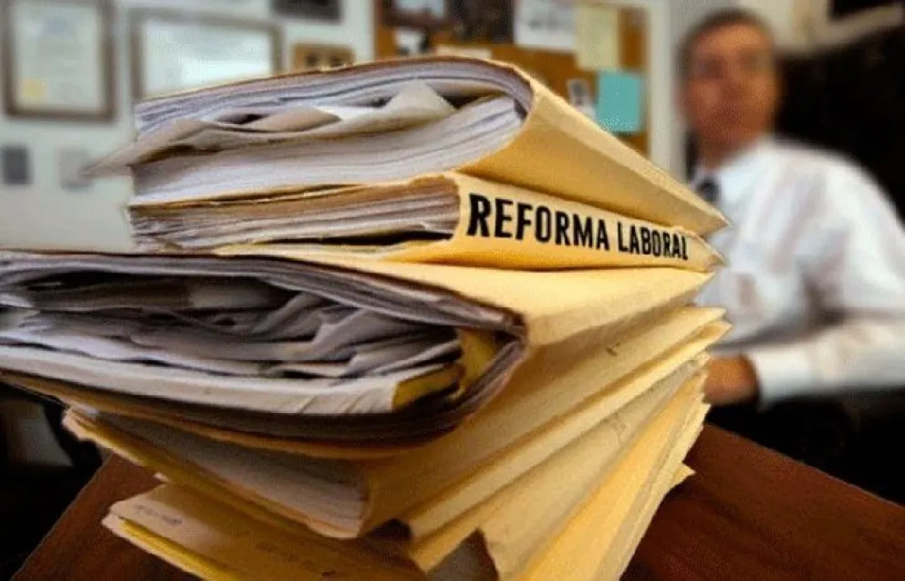 El Gobierno Nacional negocia con sindicalistas y empresarios para llevar a cabo la reforma laboral
