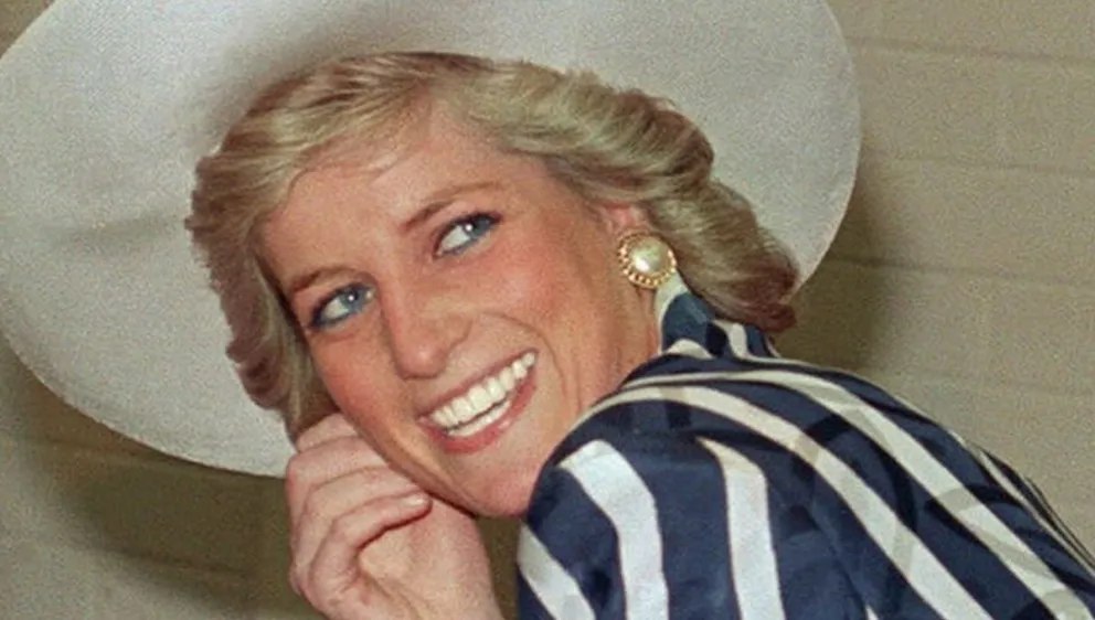 Por esta razón, la princesa Diana le pidió al rey Carlos que renunciara a la corona