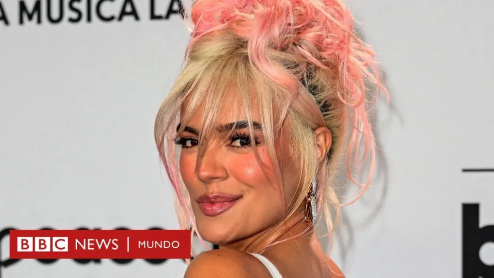 Karol G apostó a la pedrería y sus polémicos zapatos despertaron el asombro de todos
