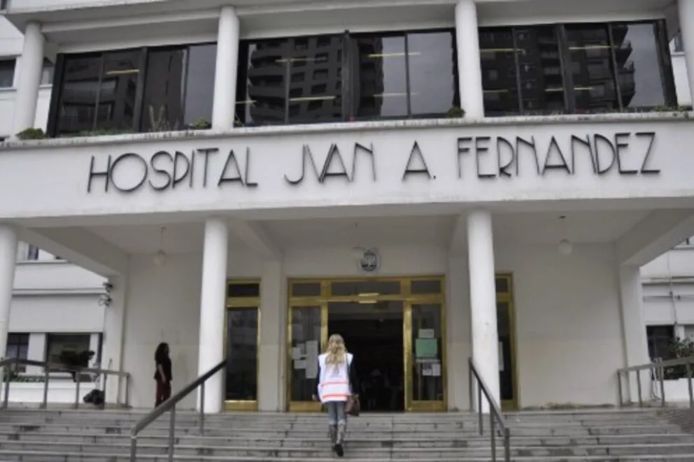 Una joven fue atacada y abusada en el baño de un hospital: "A mí no me cuidó nadie"