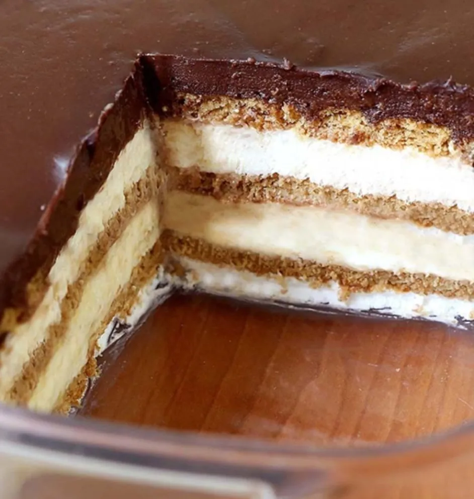 receta-postre de vainilla con capa de chocolate