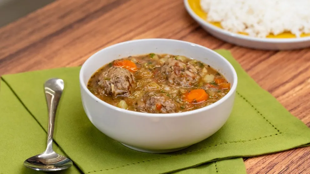 Esta es la receta perfecta para combatir el frío con sabor y tradición: deliciosa carne a la cacerola con papas