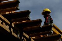 Efecto “motosierra” en Salta: hay más de 8 mil obreros desempleados por la suspensión de obras públicas